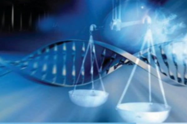 Conheça a biomedicina forense, campo em alta dentro da área biomédica