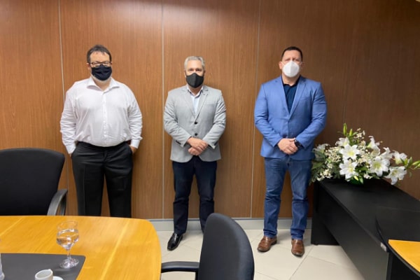 CRBM2 se reúne com diretoria do PEFOCE para incluir biomédico no concurso público da instituição
