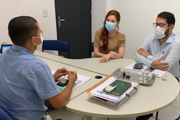 Equipe da seccional do CRBM2 se reúne com vereador de Teresina para debater valorização dos biomédicos