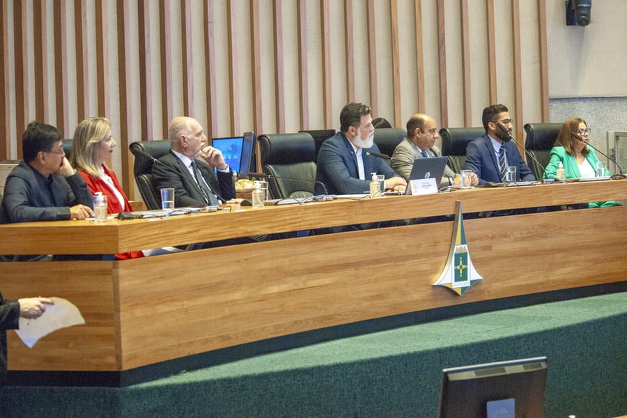 CRBM2 participa de Sessão Solene na Câmara Legislativa do DF em homenagem ao Dia do Biomédico