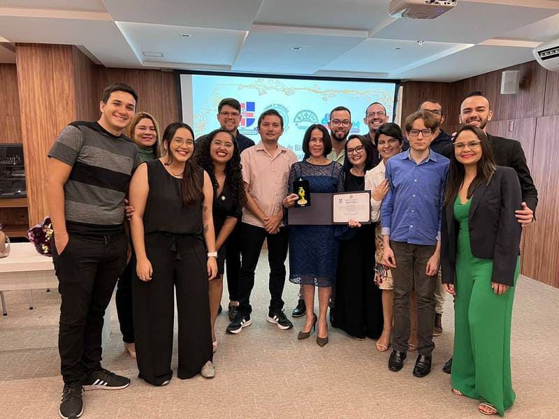 Professora da UECE recebe honraria de Biomédica Honorária